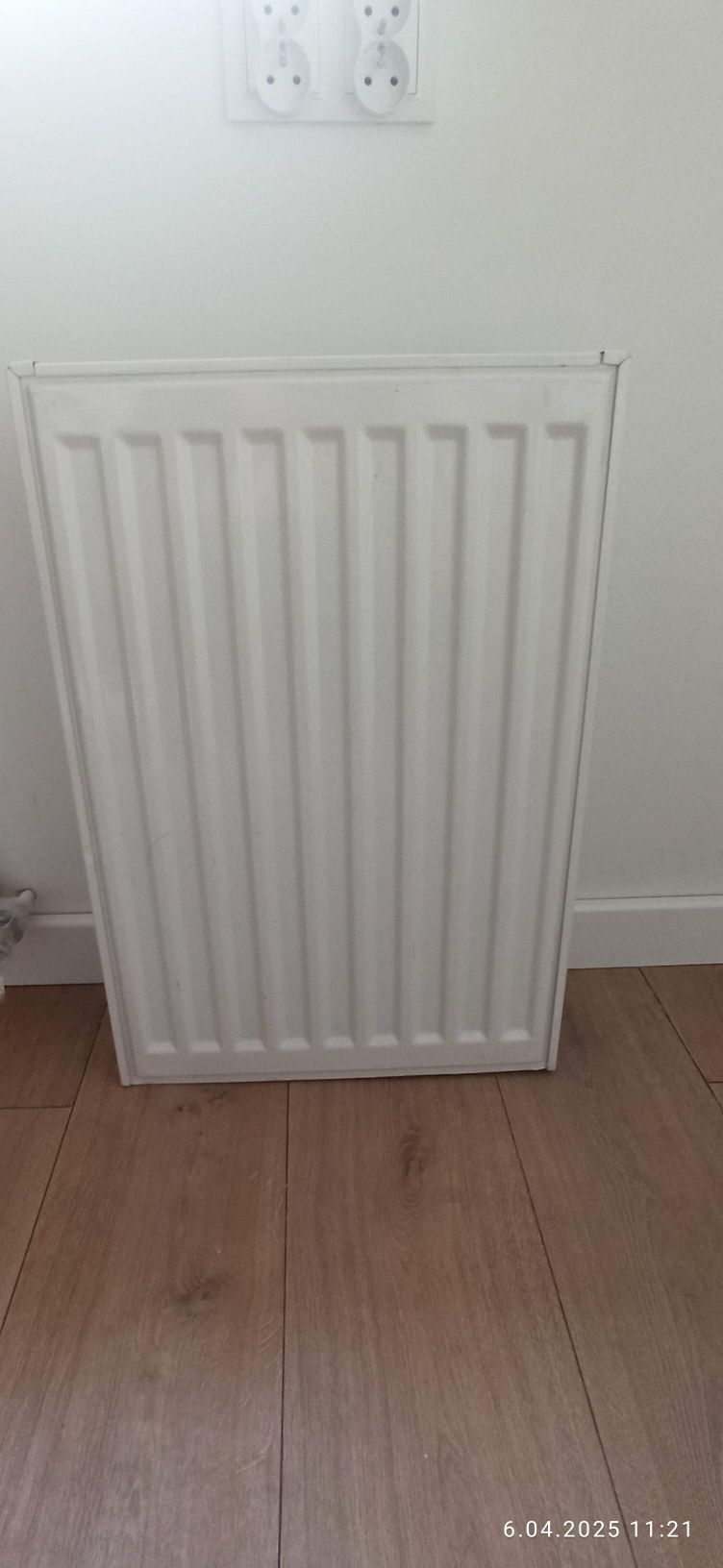 Kaloryfer grzeknik 600x400 podłączenie dolne