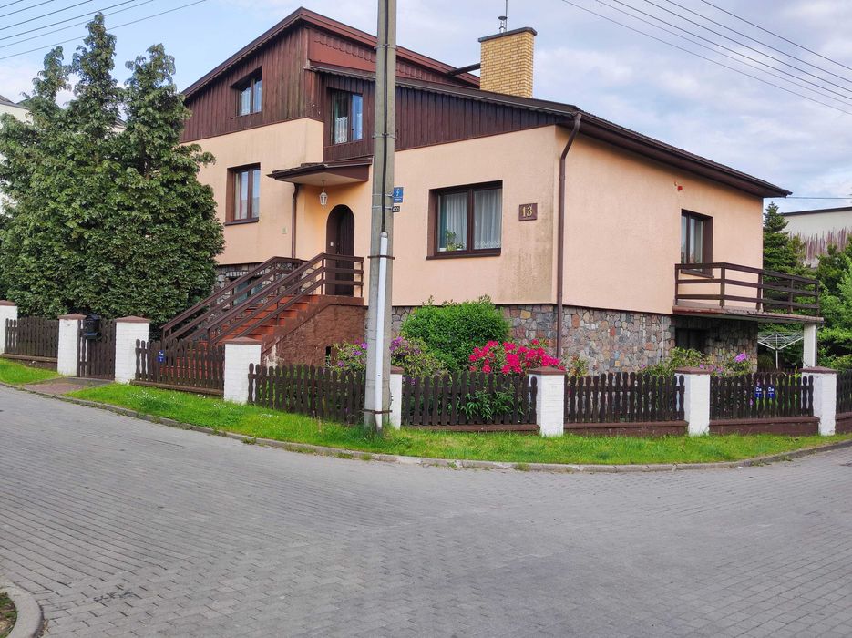 Dom z ogrodem i garażem w Kartuzach, w pobliżu jeziora