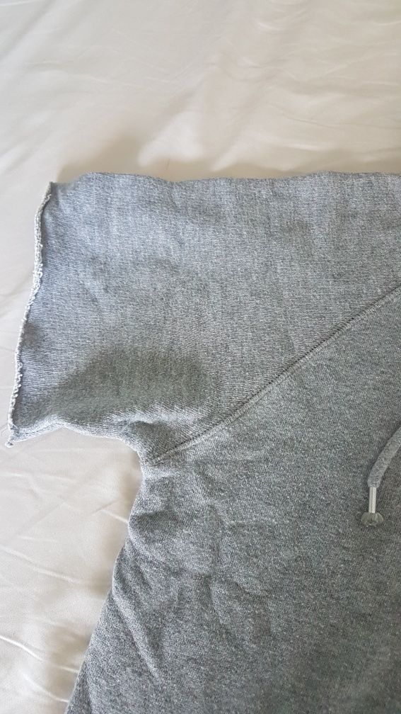 Camisola JOVEM e gira! Como nova