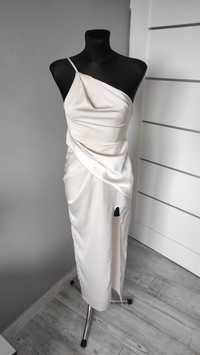 Asymetryczna sukienka w kolorze nude/beżowym XXS
