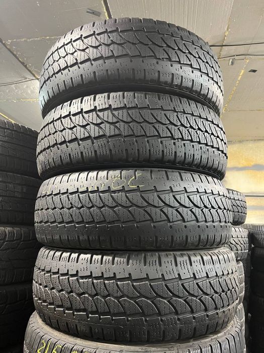 Комплект зимової гуми 215/65/16с