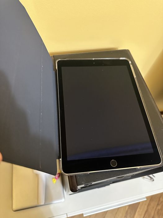 Ipad air 2 LTE 64 gb Neverlock+чехол Книжка/Батарея 94%