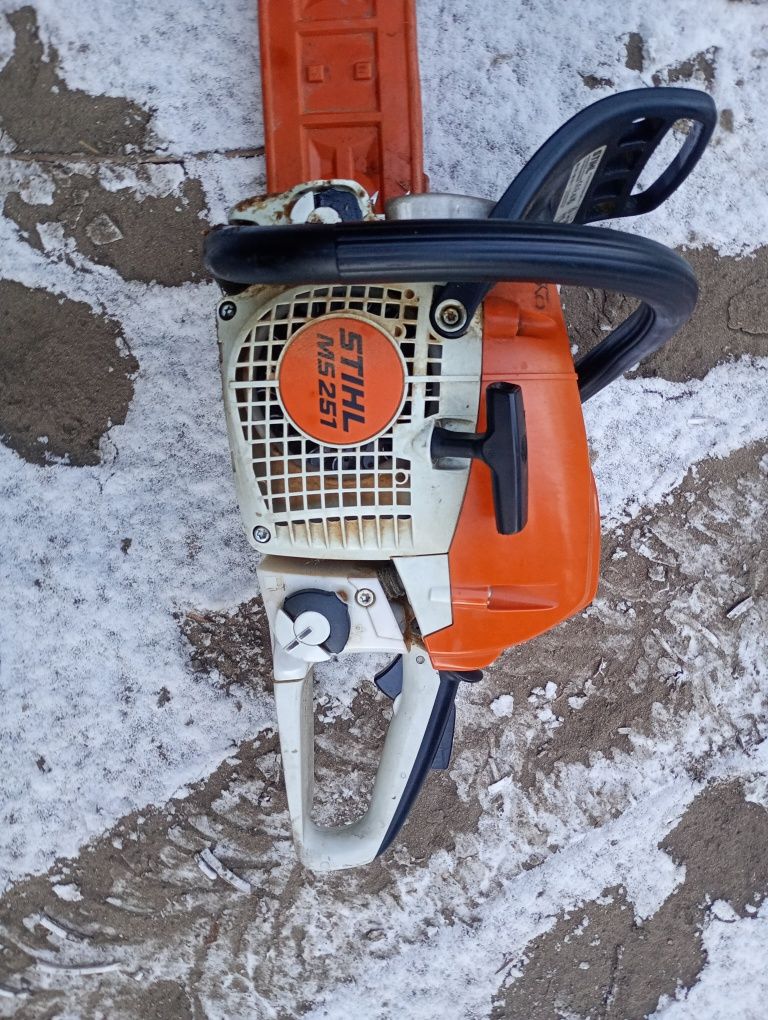 Stihl MS 251  pilarka spalinowa