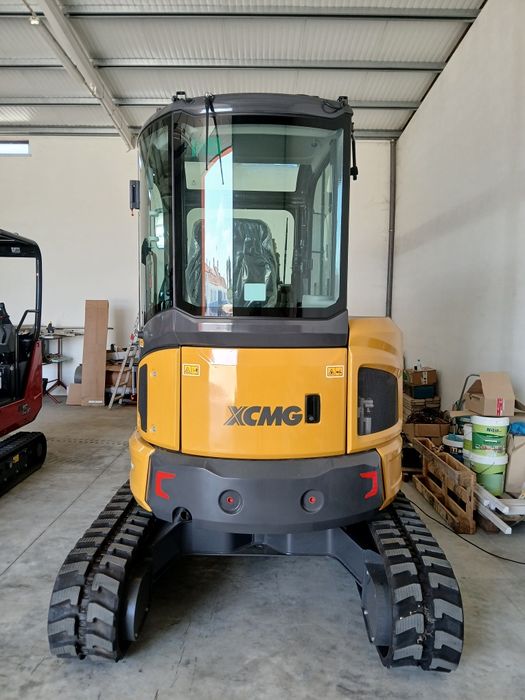 Mini escavadora giratória XCMG 4200kg, 2025