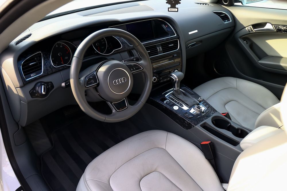Audi A5 2013 quattro 300hp.