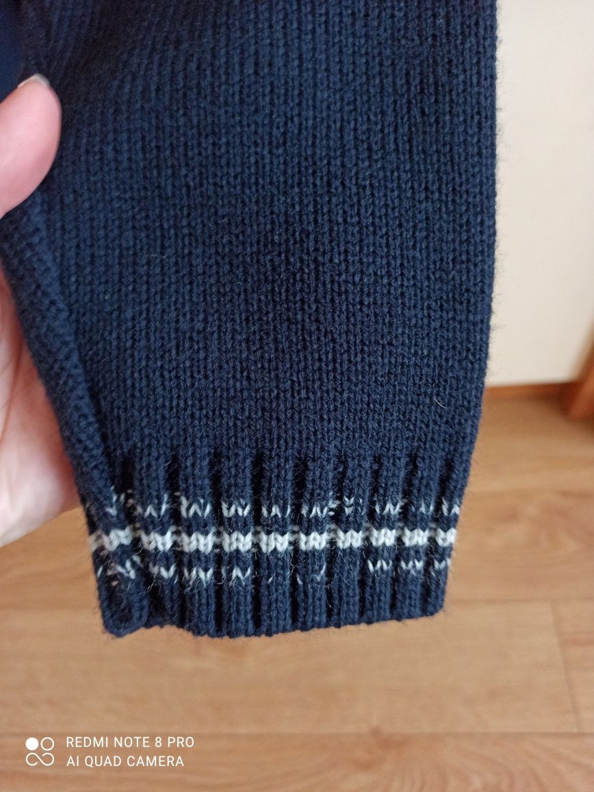 Sweter chłopięcy r. 134 Stan bdb