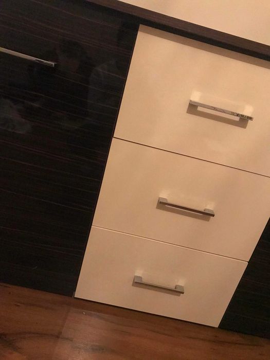 Komoda plus dwie szafki nocne w połysku