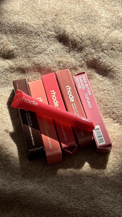 Błyszczyk do ust Rhode