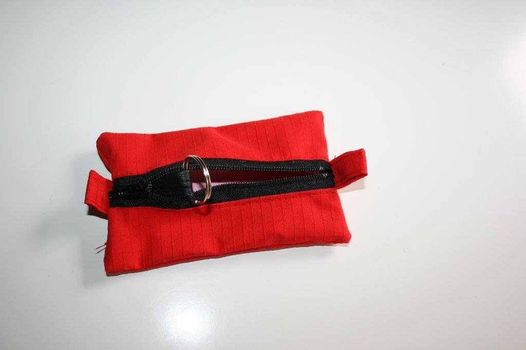 portfel etui na klucz do kłódki sportowy gore-tex na zamek czerwony