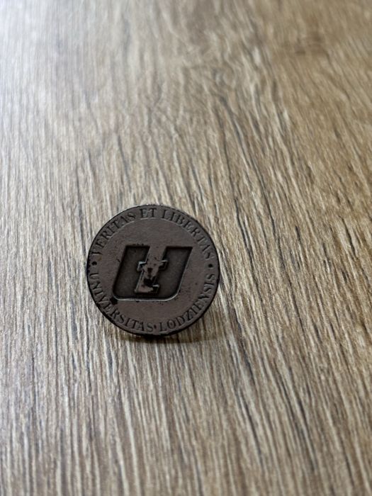 Przypinka pin spinka badge do klapy marynarki UŁ Uniwersytet Łódzki