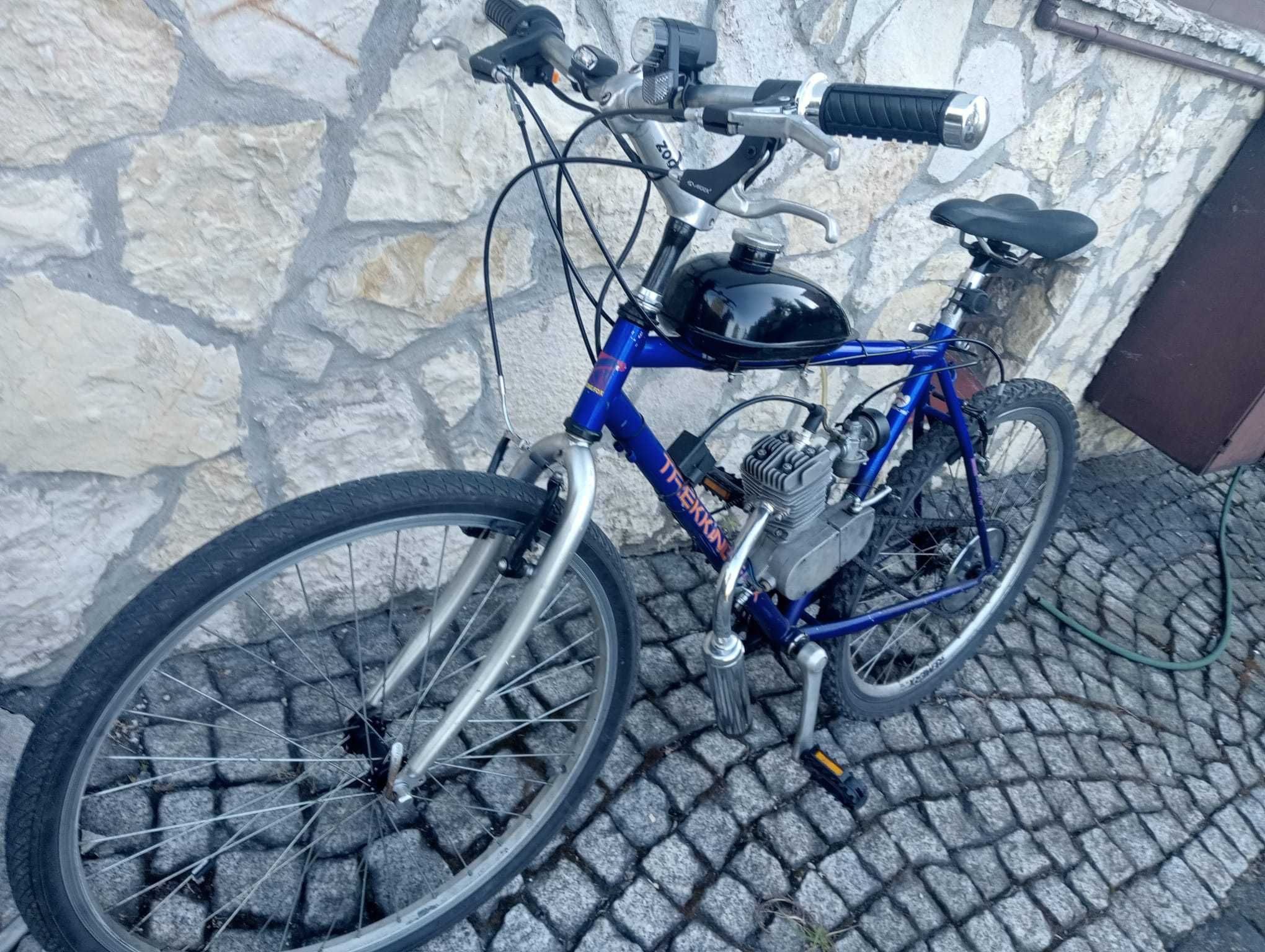 Rower z silnikiem spalinowym 50cc