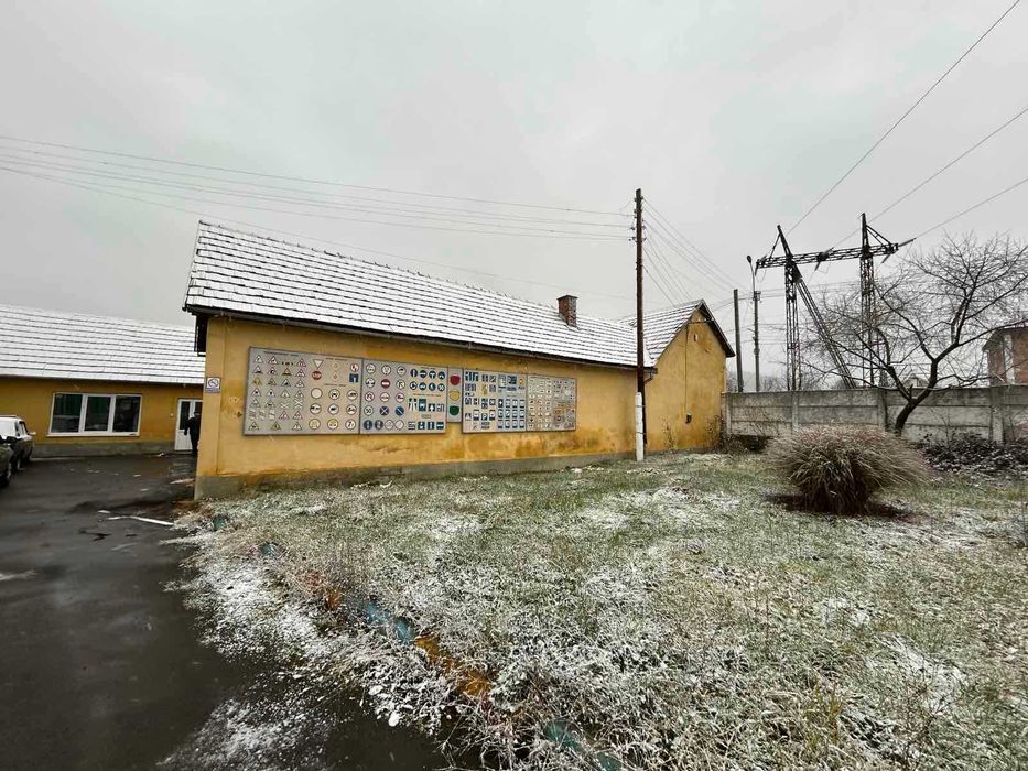 ПРОДАЖ! Фасадна будівля 173м (автошкола) Свалява Соборна,16 Терміново!