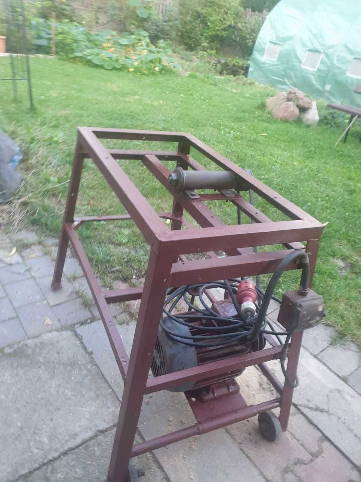 Krajzega / piła stołowa do cięcia drewna