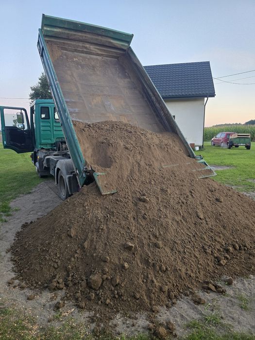 Ziemia ogrodowa z pola przesiewana