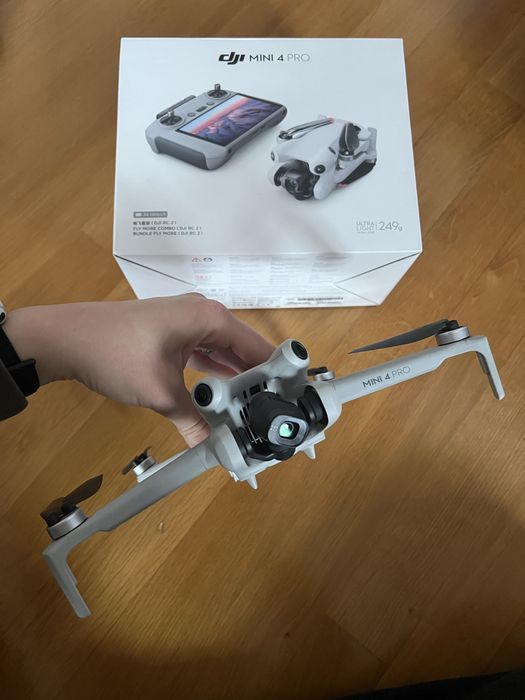 Dron DJI Mavic Mini 4 Pro Fly More Combo DJI RC 2