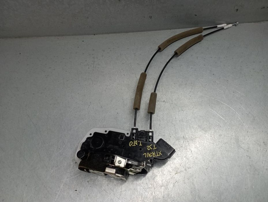 Fechadura / fecho porta trás direito NISSAN X-Trail (T32)