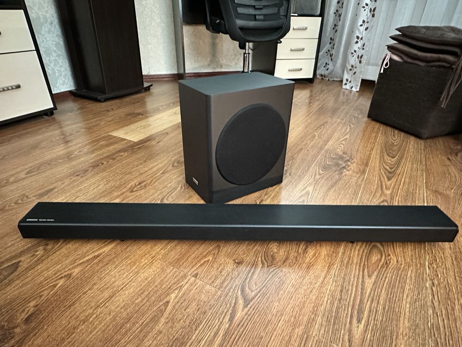 Продаю саундбар Samsung HW-Q60R (Harman Kardon)