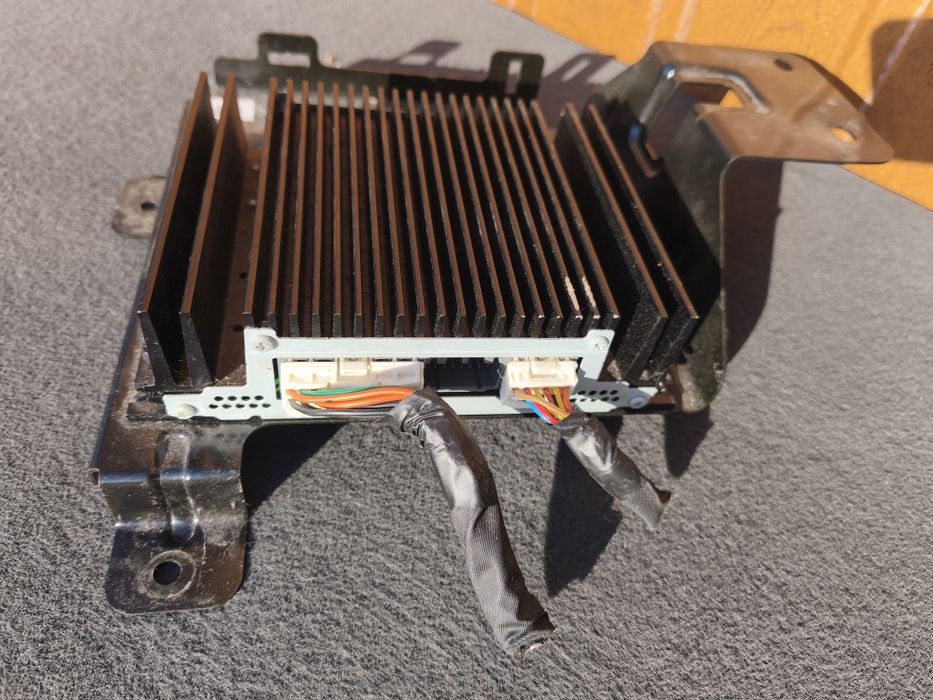 HYUNDAI I40 KIA Wzmacniacz F-vat