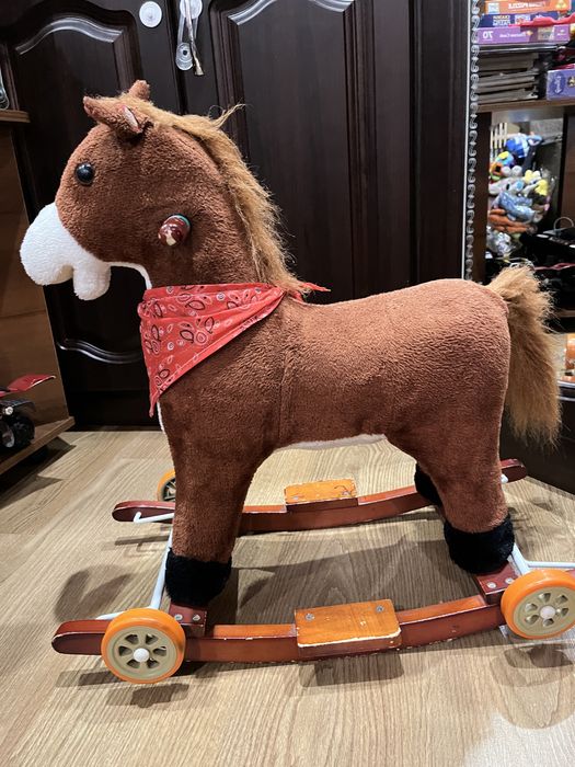 Конячка - гойдалка.