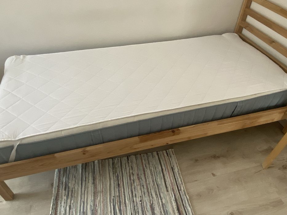 Łóżko Ikea z materacem