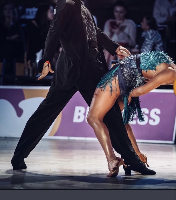 Сукня для латини