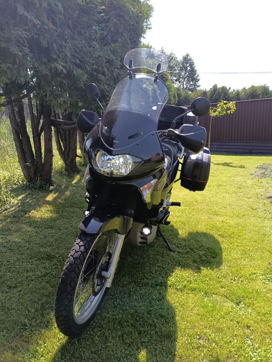 Honda Transalp 650 Warto vstrom gs