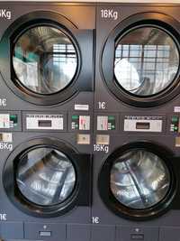 Máquina de lavandaria self service
