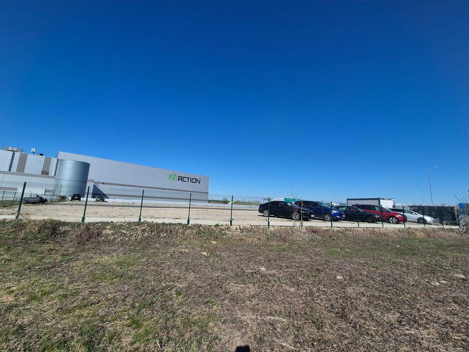 Teren przy węźle S7 blisko lotniska 3200m2 -utwardzony