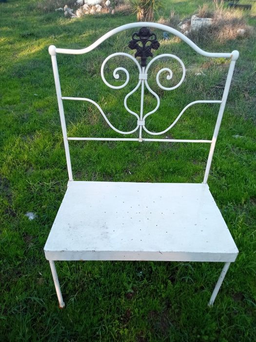 Banco de jardim artesanal