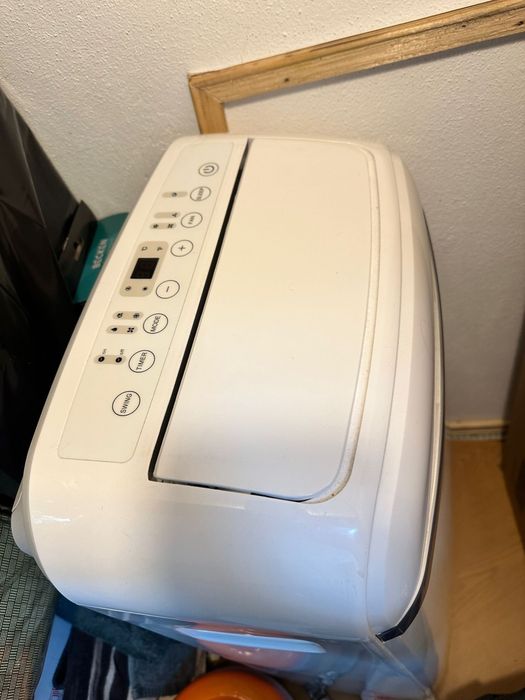 AR CONDICIONADO PORTATIL QUENTE E FRIO BECKEN 12000 BTU