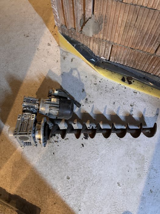 Podajnik slimakowy pieca ekogroszek Defro