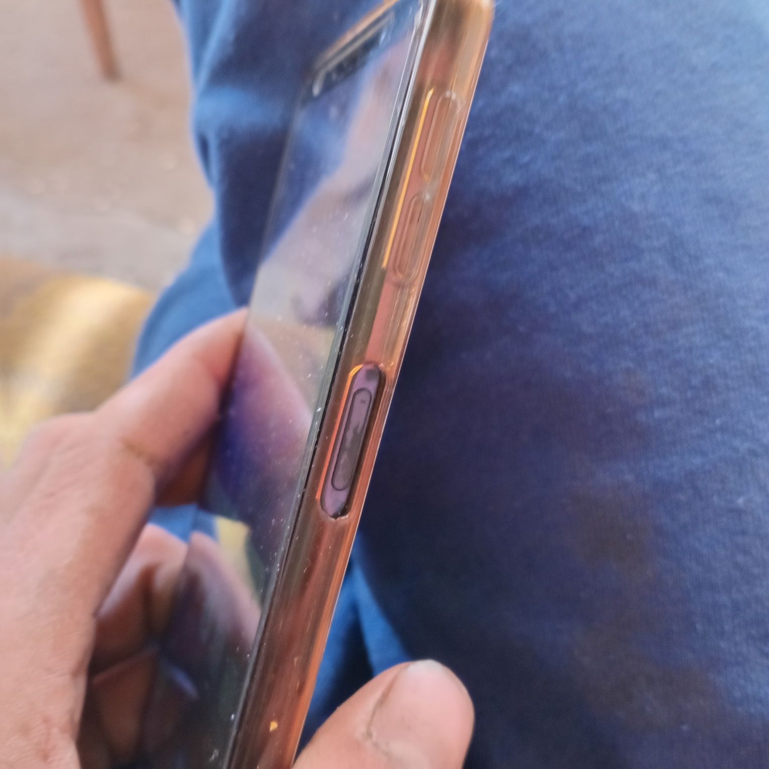 Продам телефон Samsung A7 (2018)