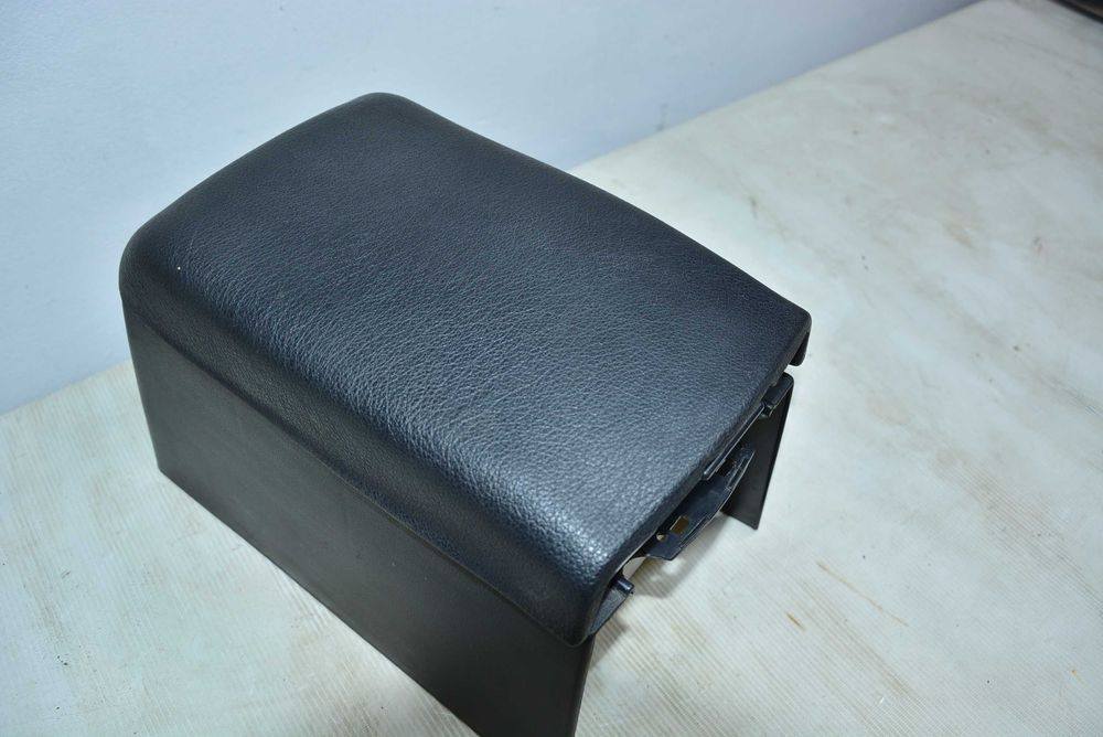 Mitsubishi 3000GT VR4 SL GTO Dodge Stealth podłokietnik schowek tunel