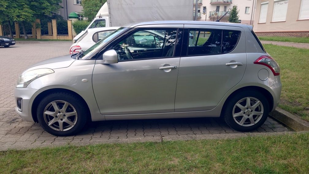 Suzuki Swift 1.2 benzyna niski przebieg