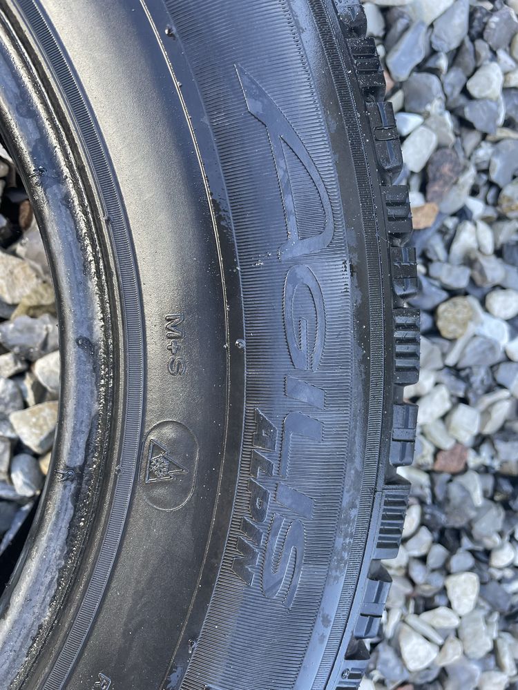 2x Opony M+S Michelin Agilis Alpin 235/65R16C 121/119 R