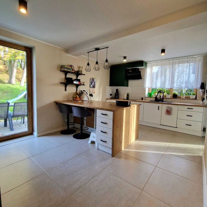 Nowoczesny, funkcjonalny dom z 2022 roku na dużej działce, 6km od Nysy