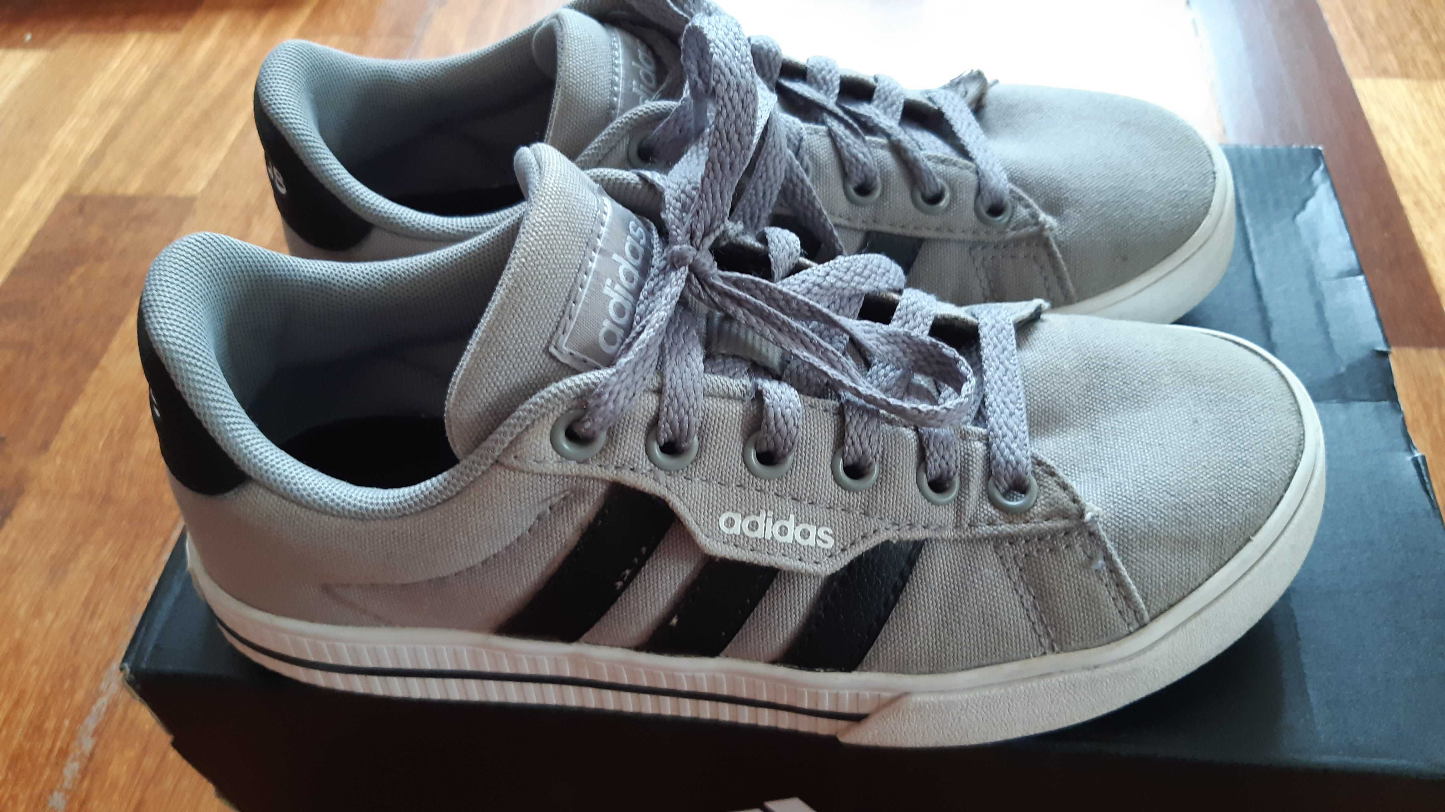 Buty dziecięce Adidas Daily 3.0K FX7269 r.35