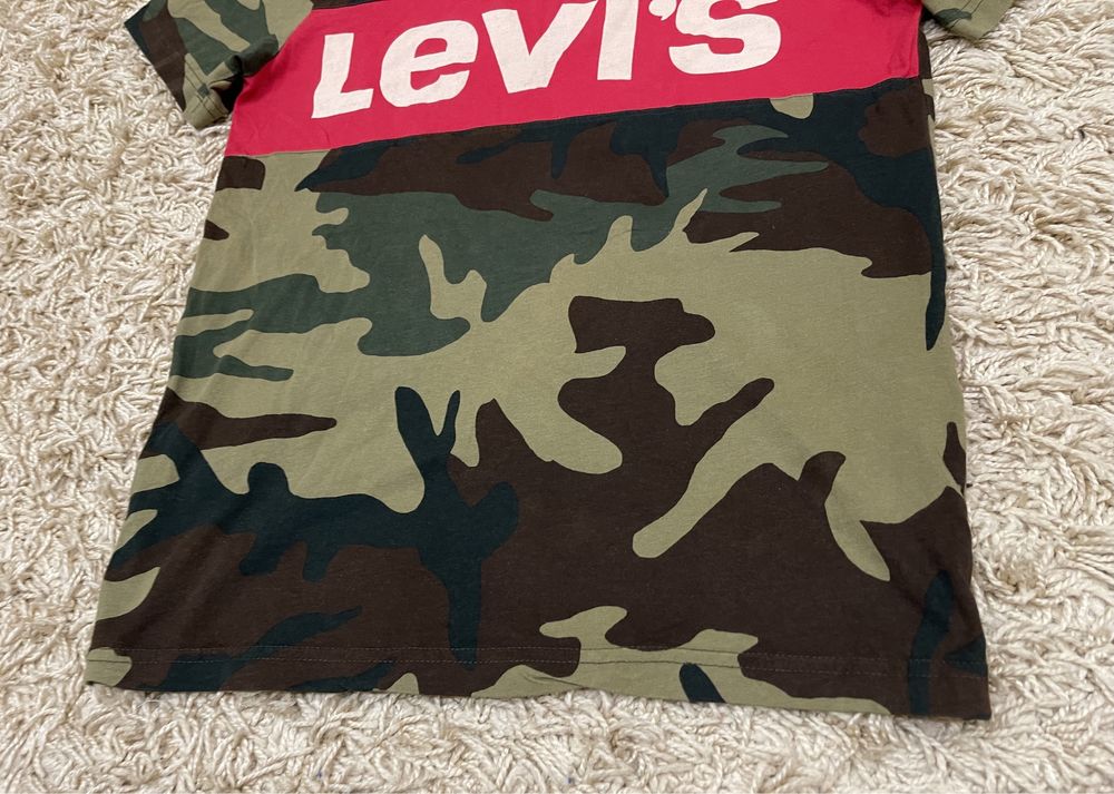 Новая оригинальная футболка Levis