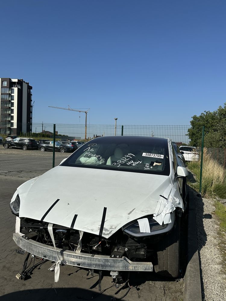 Розбір, розборка , запчастини tesla model X