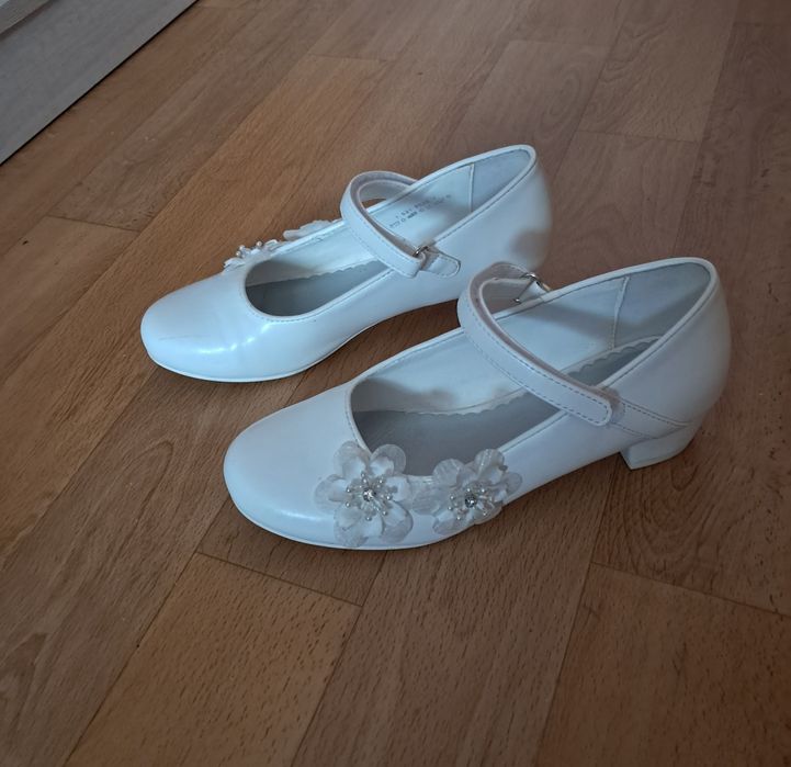 Śliczne buty komunijne dziewczęce rozm. 34