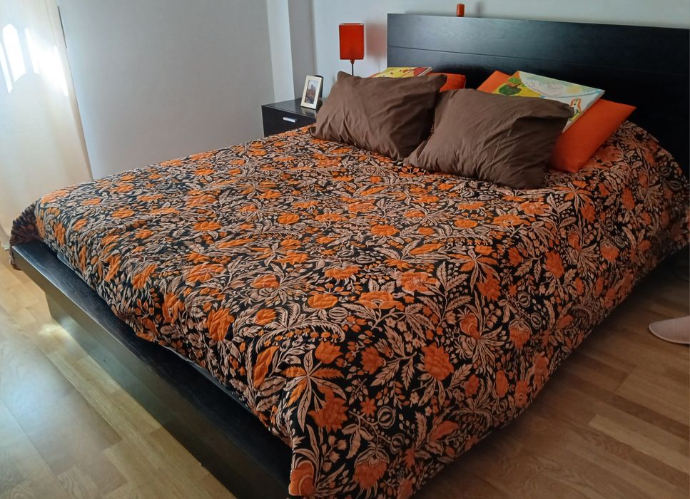 Sommier em madeira wengé