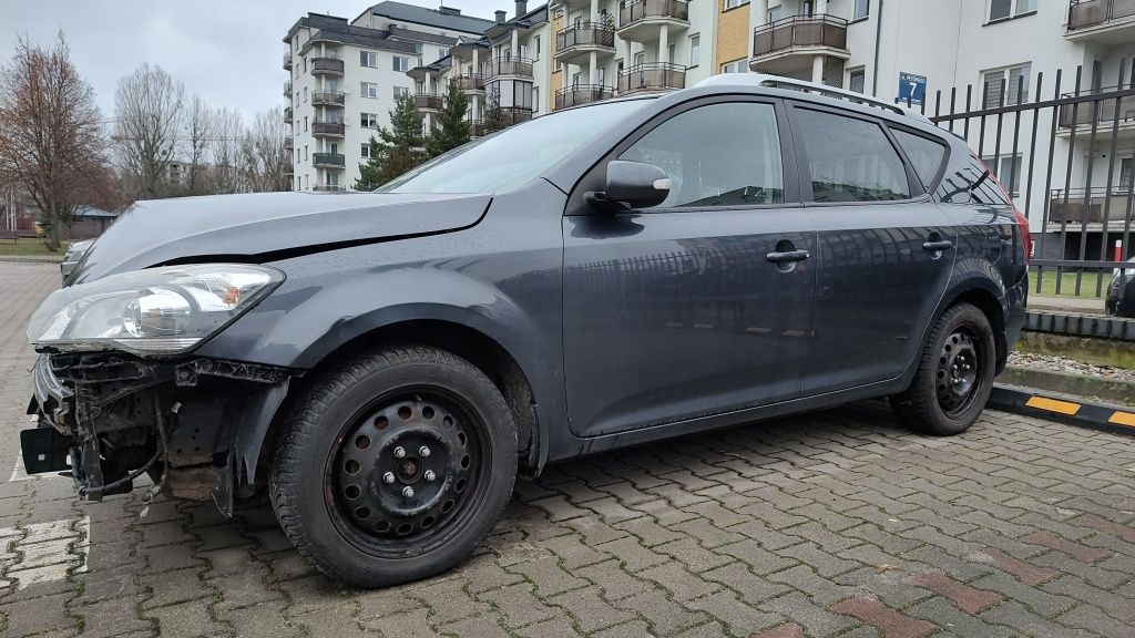 Kia cee'd sw 1.6 CRDi Optimum - uszkodzony