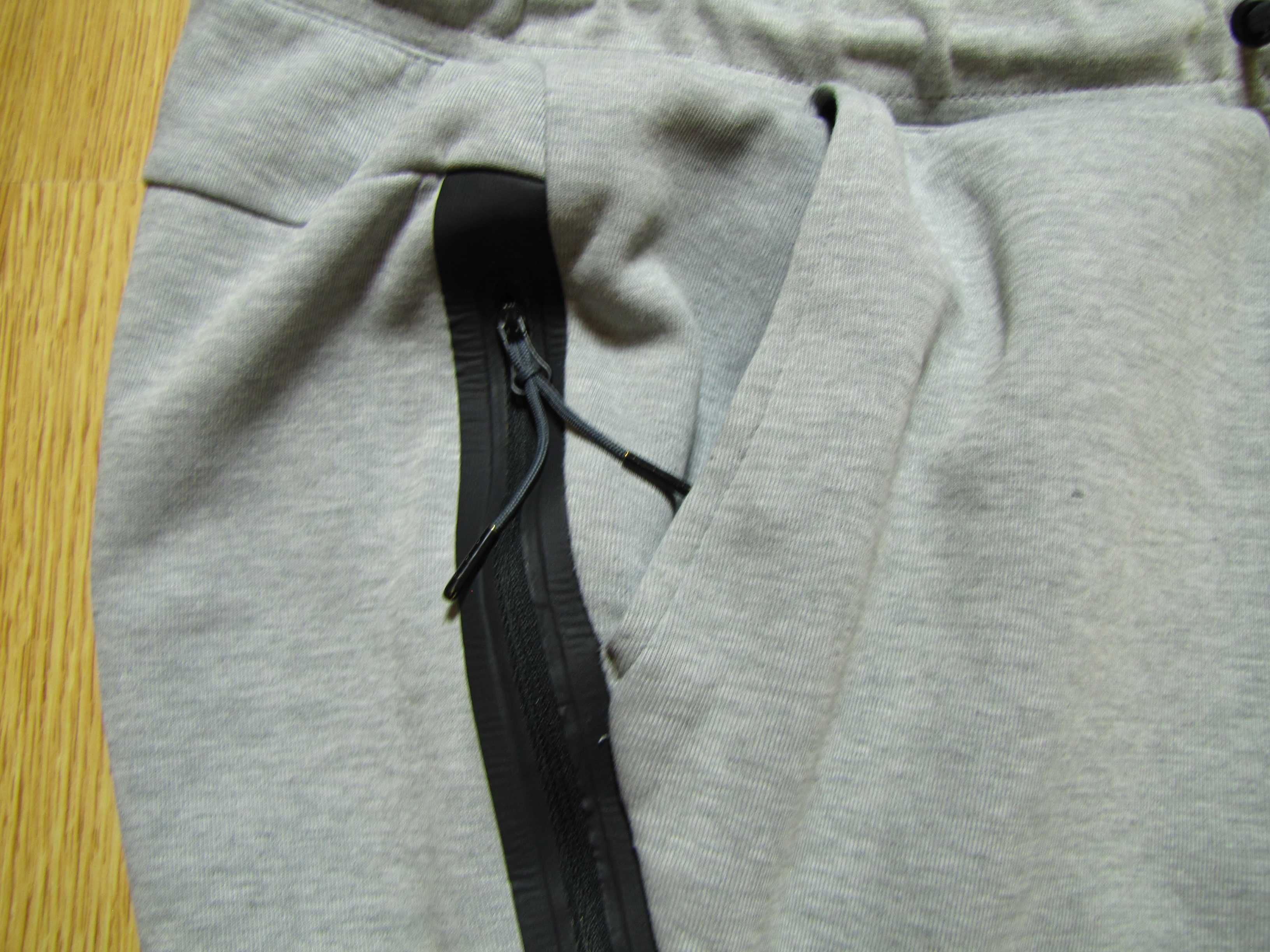 Nike NSW Tech Fleece joggery - S