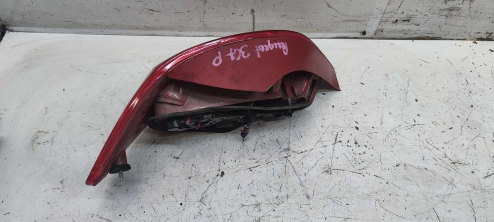 Peugeot 307 HB Lampa Tył Tylna Prawa PT