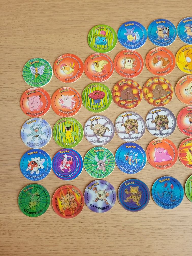 Coleção de Tazos Pokémon 2 – 54 peças (46 normais + 8 holográficos)