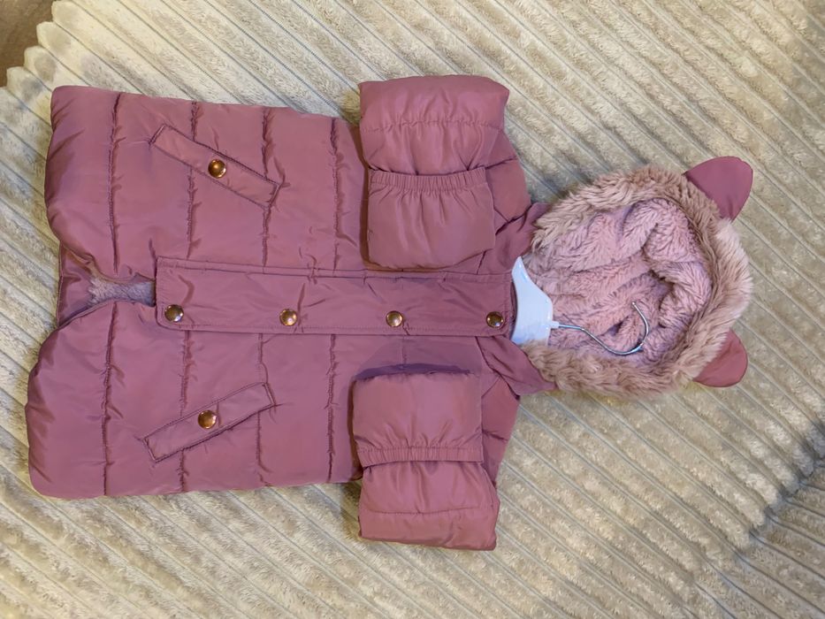 Куртка тепла на дівчинку