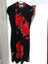 sukienka czarna w czerwone kwiaty