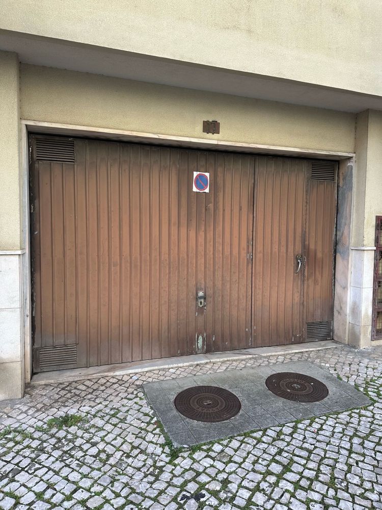 Vendo garagem fechada Belas Negociavel