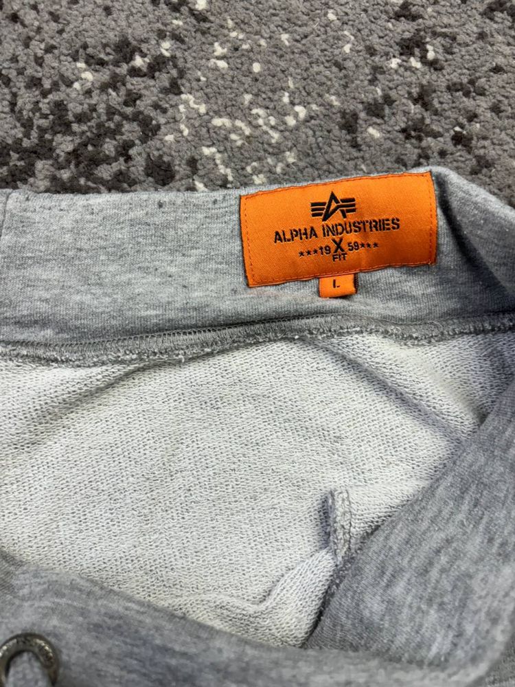 Шорти alpha industries
