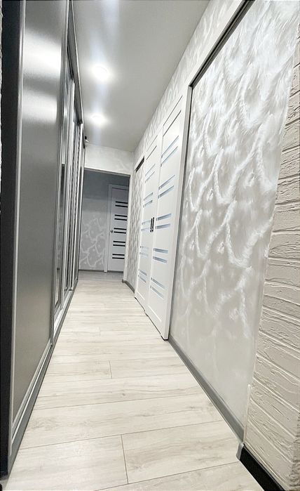 Продам. Квартира Л/б.